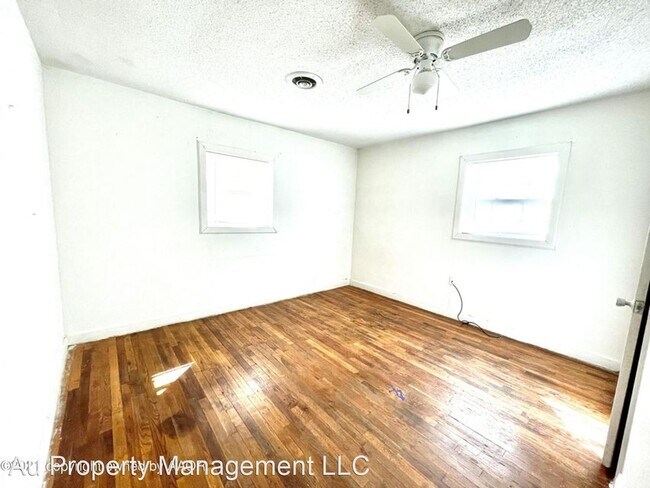 Building Photo - 2 br, 1 bath House - 2204 SW 1ST AVE,