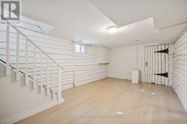 Building Photo - 437 Brentwood Ave