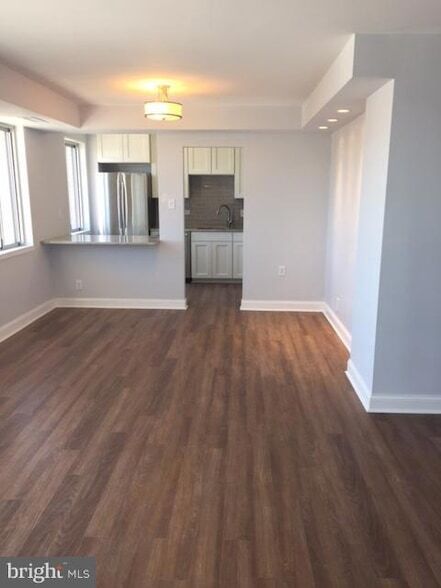 Foto del edificio - 8315 N Brook Ln