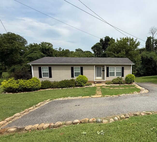 Photo - 5806 Quaker Parkway House