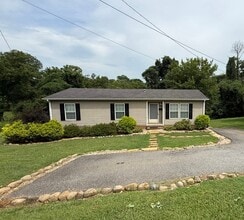 Building Photo - 5806 Quaker Pkwy