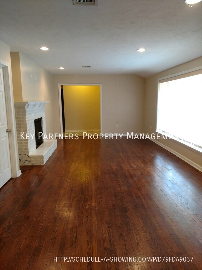 Building Photo - 4411 w 95th St - Newer updates throughout!