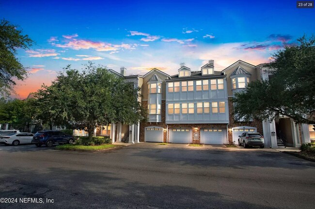 Foto del edificio - 8550 Touchton Rd