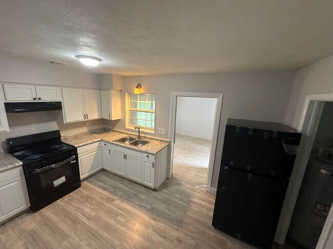 Foto del edificio - 20822 SW Marine Blvd