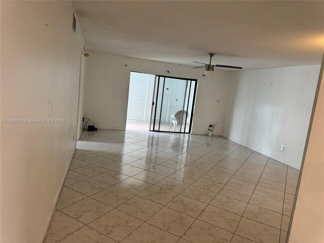 Foto del edificio - 4141 NW 44th Ave