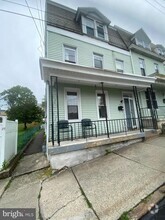 Building Photo - 713 Laurel Blvd