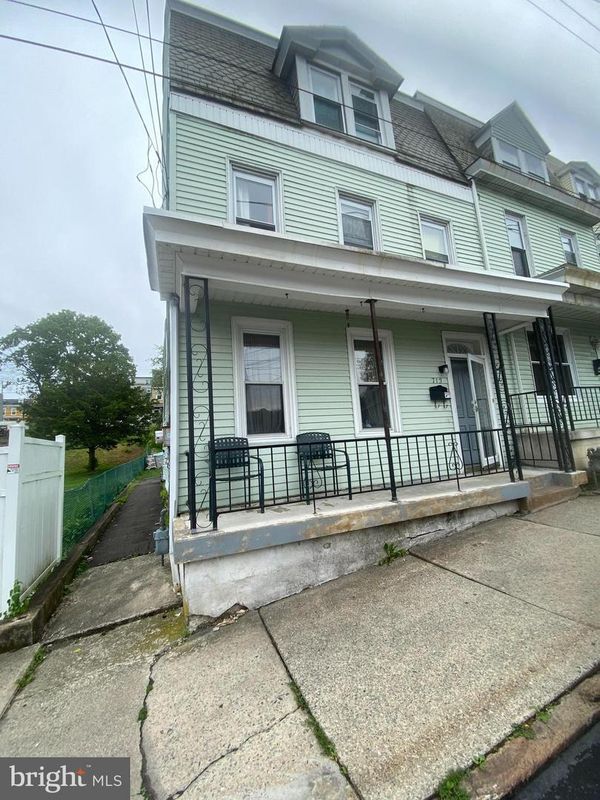 Primary Photo - 713 Laurel Blvd