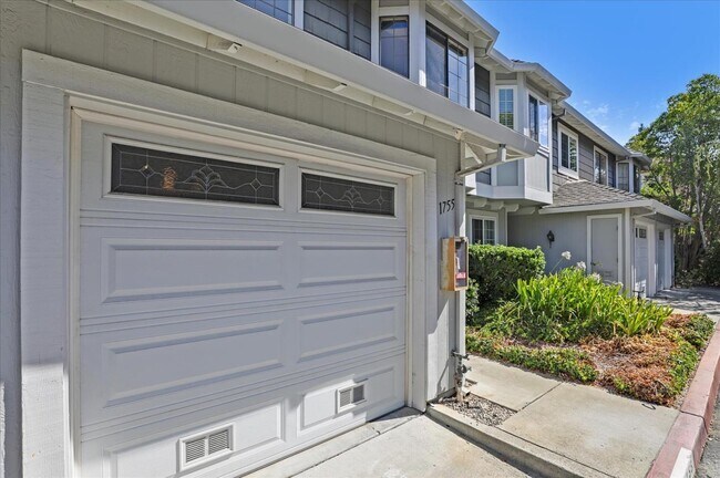 Building Photo - 1755 Bucknall Rd