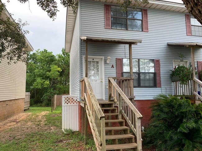 Building Photo - 2774 Bay St #A
