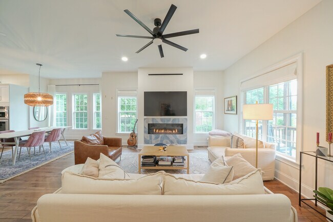 gas fireplace, great for winter time! - 1227 McAlpine Ave