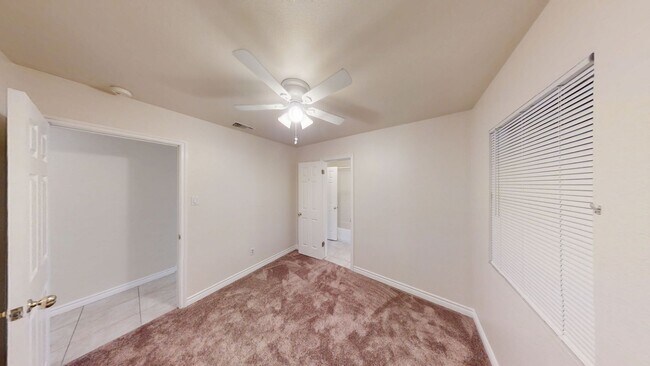 Building Photo - 11942 Douglas St