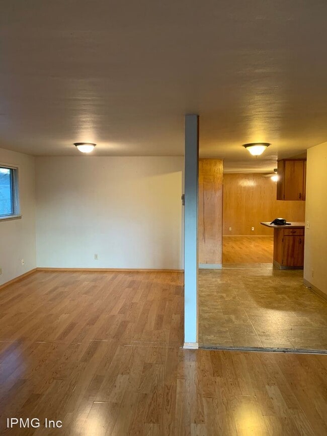 Building Photo - 4 br, 2 bath House - 885 Aspen
