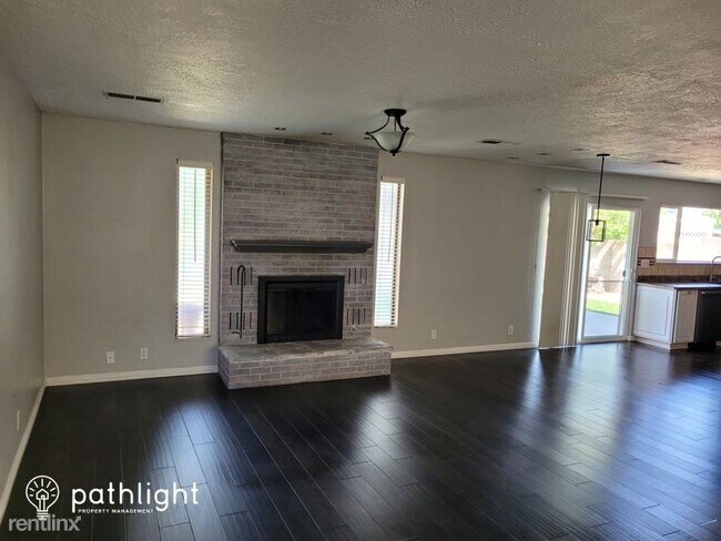 Foto del edificio - 3 br, 2 bath House - 4005 Parsifal Street ...