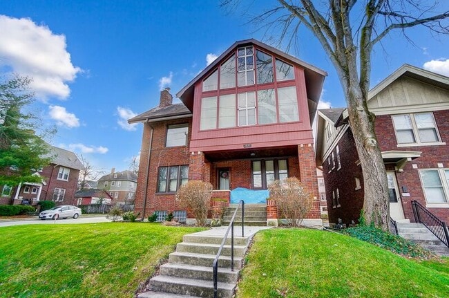 Building Photo - 2881 Observatory Ave