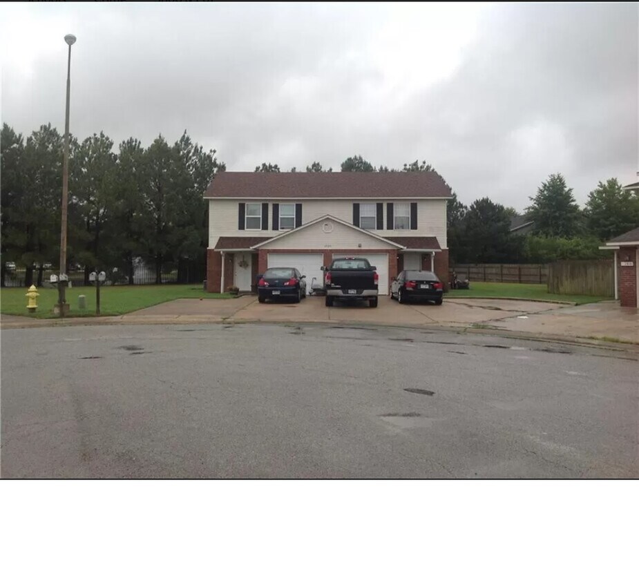 2920 Dawn Ct, Siloam Springs, AR 72761 Townhome Rentals in Siloam