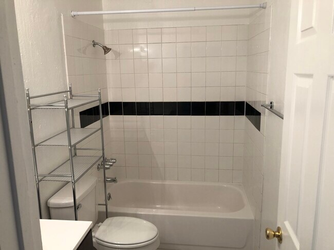 Foto del edificio - 2335 Daley St