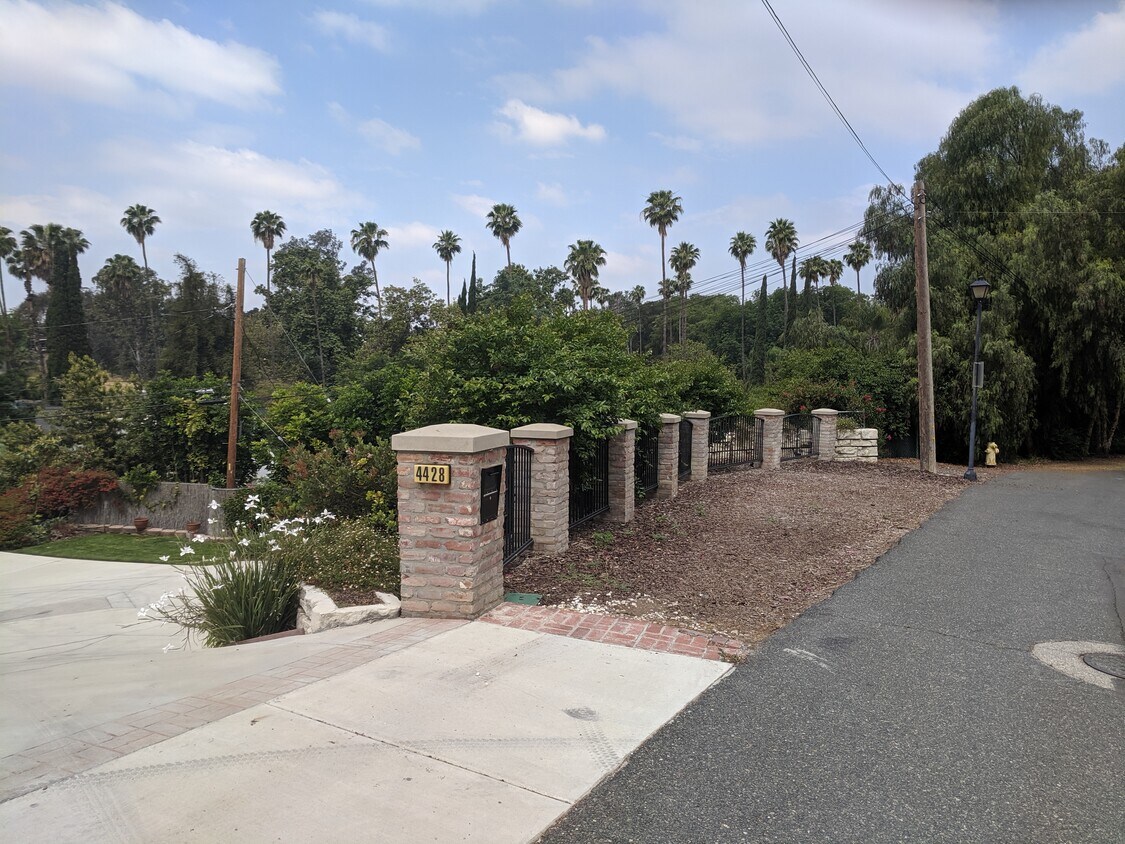 Foto principal - 4428 Randall Rd