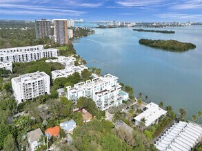 Building Photo - 650 NE 64th St