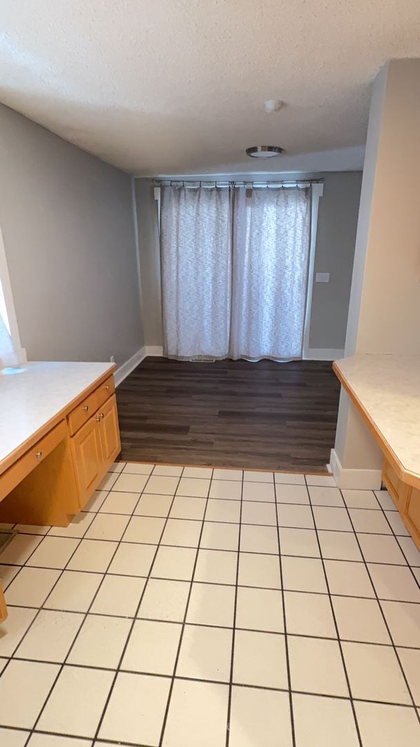 Foto del edificio - COTTONWOOD HEIGHTS 4 bed 3 bath family home