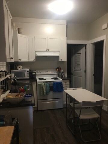 Building Photo - 6888 Canada Wy