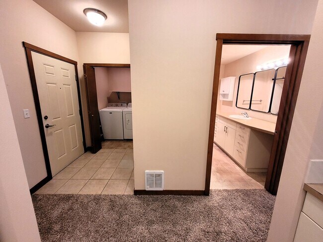 Foto del edificio - Tranquil One Bedroom Condo in central location - Gladstone