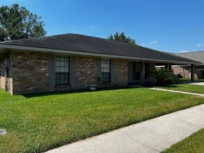 Building Photo - 116 Canada Dr