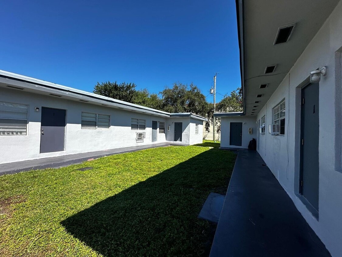 Primary Photo - LC 07:129 SW 5th CT