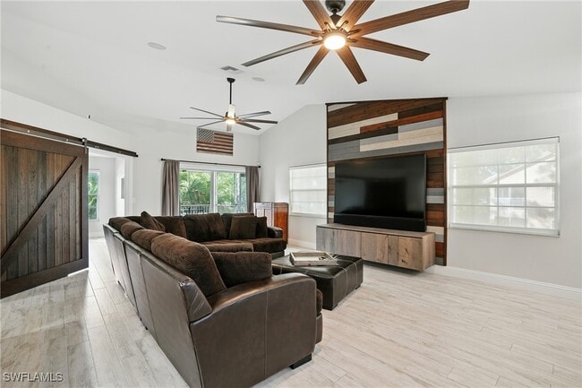 Building Photo - 9624 Crescent Garden Dr