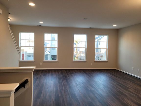 Building Photo - 1011 Larabee Ln