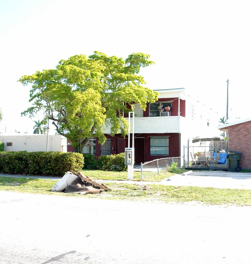 355 Phippenwaiters Rd, Hollywood, FL 33020 Apartments in Hollywood, FL