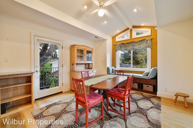 Foto del edificio - 6 br, 4 bath House - 780 Knoll Drive