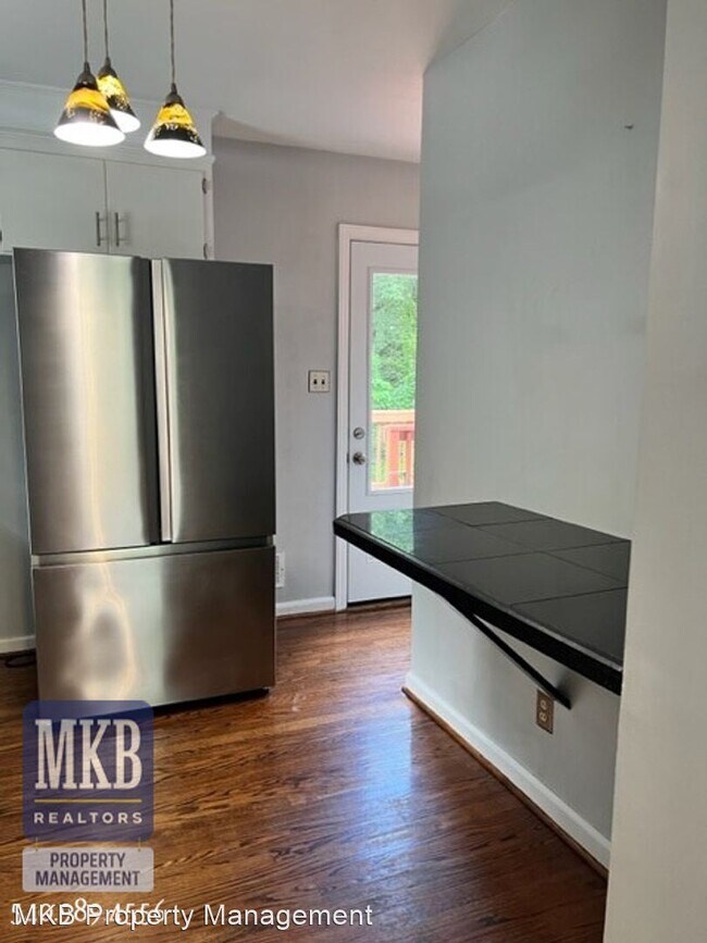 Foto del edificio - 3 br, 1 bath House - 811 Welton Ave. S.W.