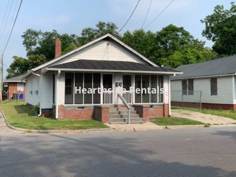 Primary Photo - **1 Bedroom 1 Bath Duplex Near Medical Dis...