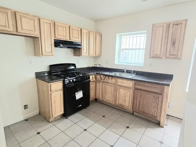 Foto del edificio - 111-113 Leslie Street