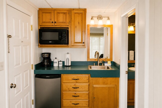 Building Photo - 5712 Shanty Creek Rd