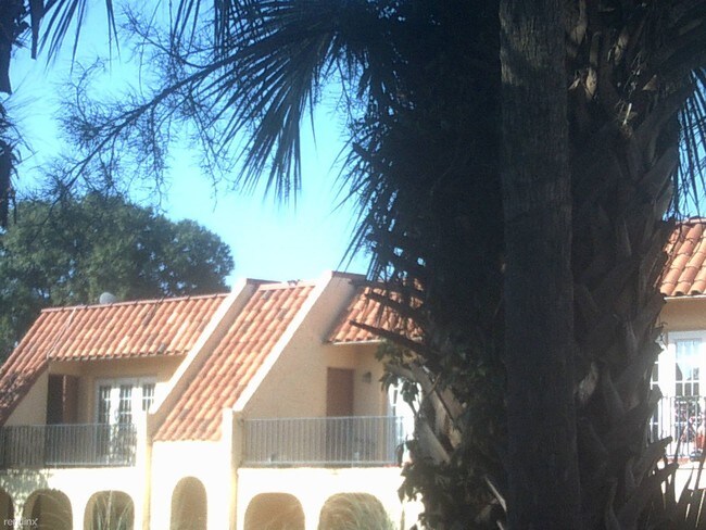 Building Photo - 6515 La Mirada Dr W