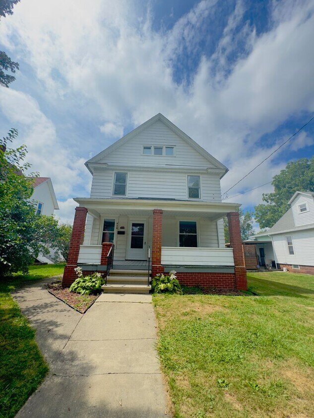 Primary Photo - Rent to Own in Crestline Available Now