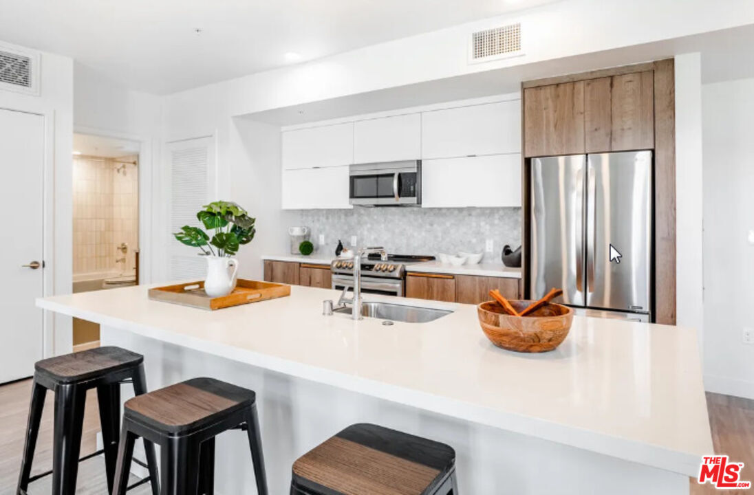 Foto principal - 800 S Harvard Blvd