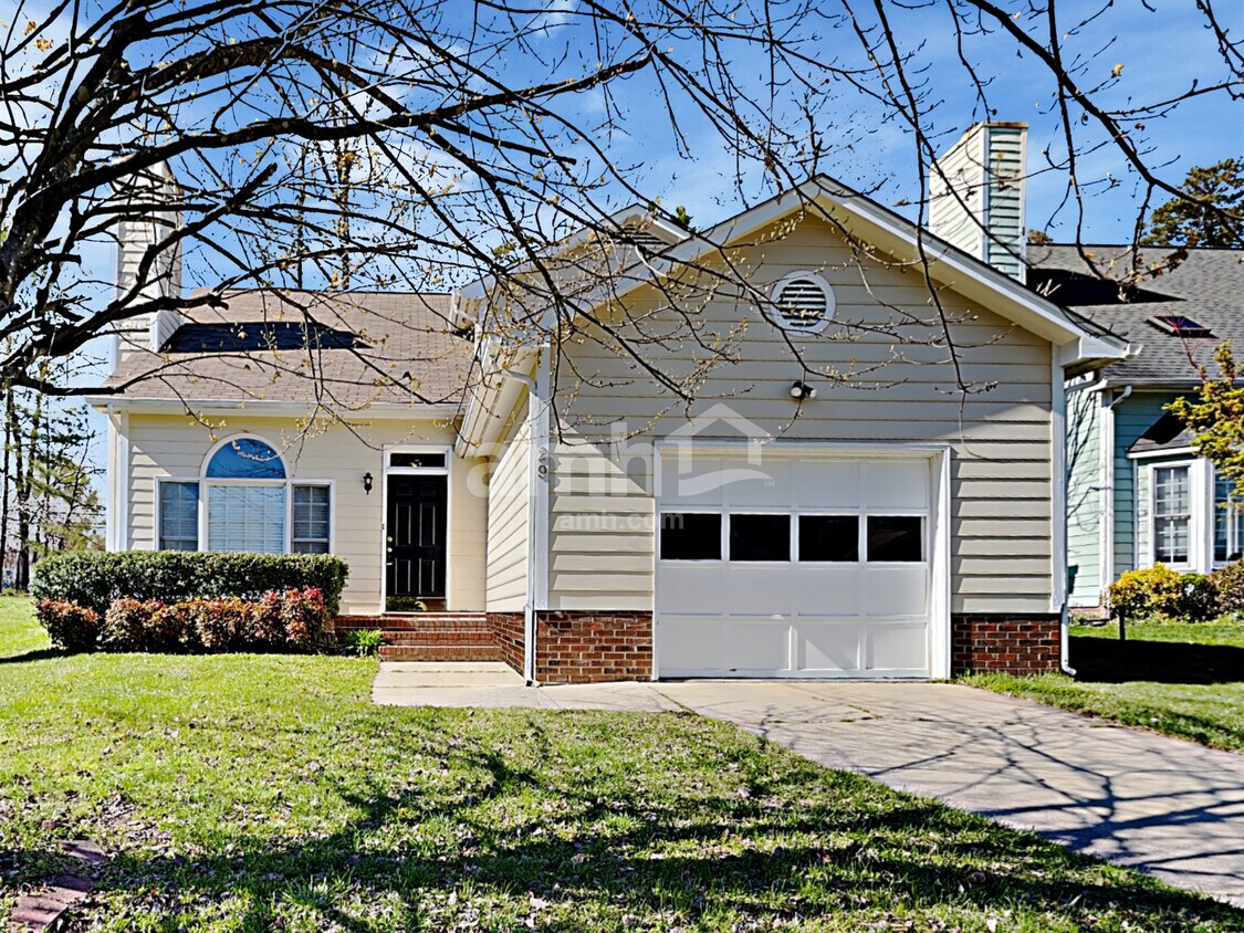 Foto principal - 29 Park Village Ln