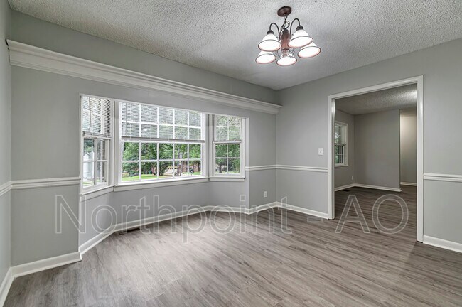 Foto del edificio - 4650 Birch Ridge Trail