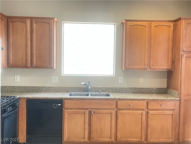 Foto del edificio - 5322 Floating Flower Ave