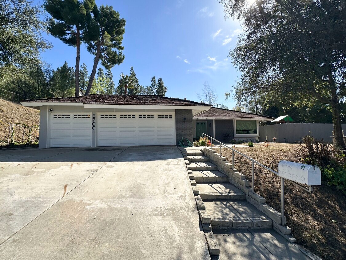Foto principal - 3700 San Augustine Dr