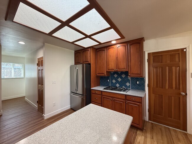 Foto del edificio - 5 Montclair Dr