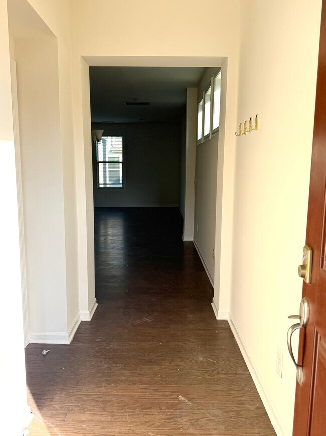 Foto del edificio - 1107 Lotus Lilly Dr