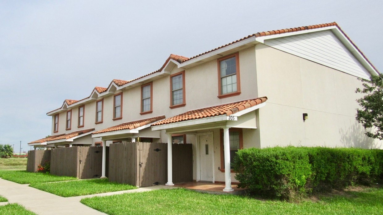 205 Baltic Ave, Edinburg, TX 78539 Townhome Rentals in Edinburg TX