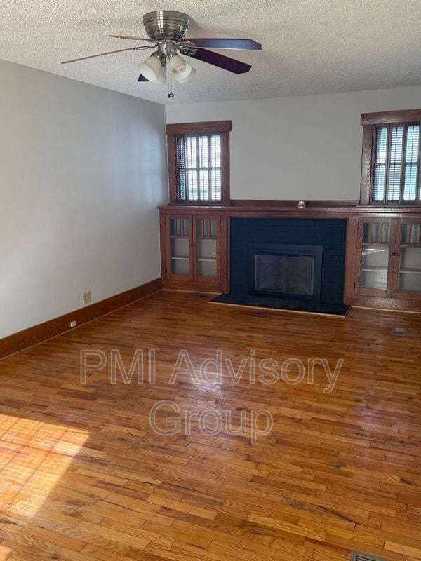 Building Photo - 1241 SW Macvicar Ave