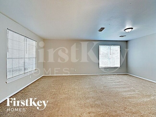 Building Photo - 922 Colechester Court