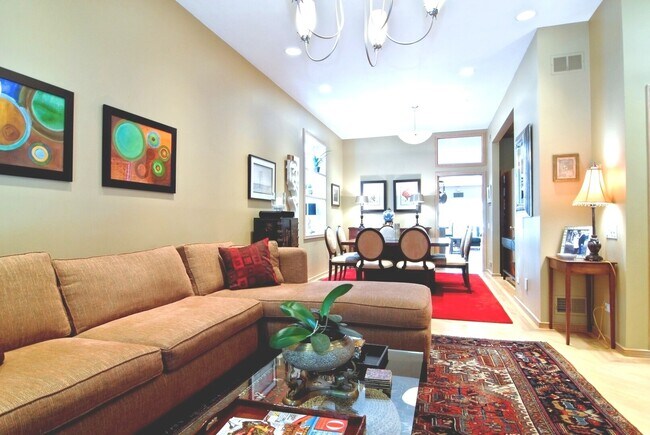 Foto del edificio - 2638 N Burling St