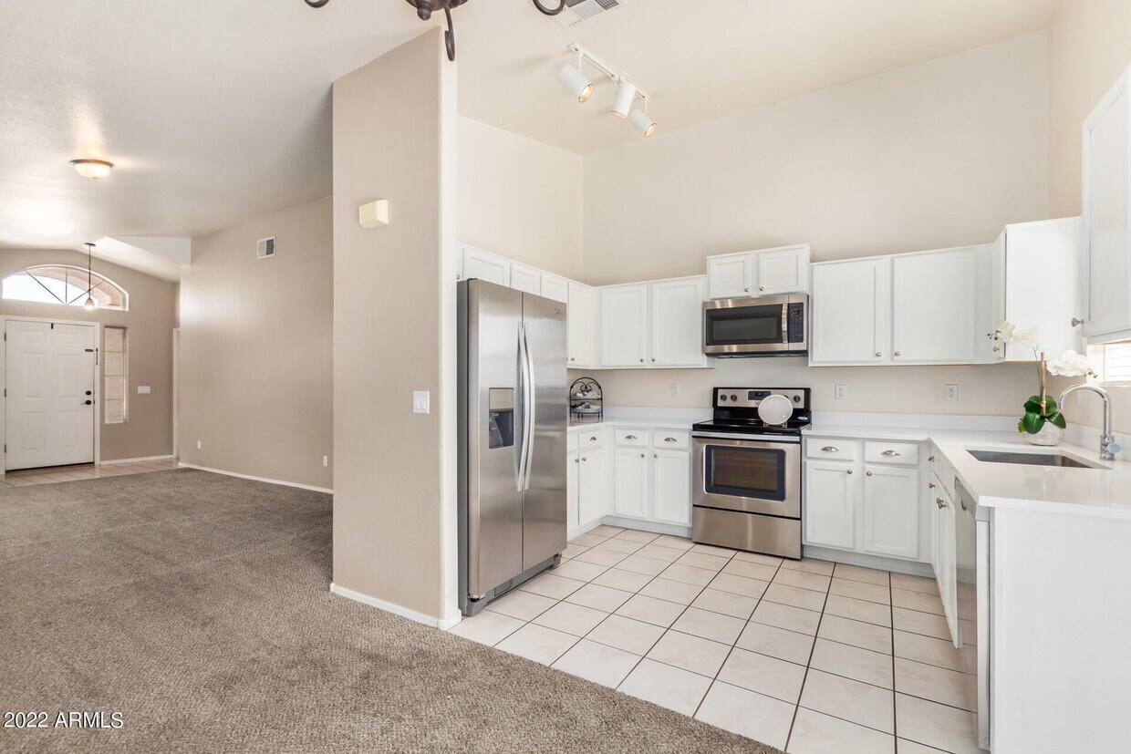 Foto principal - 5960 S Brittany Ln