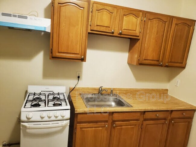 Building Photo - 3512 Woodbrook Ave
